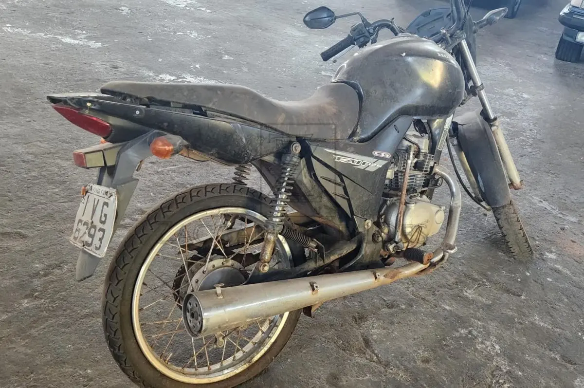 LOTE 019 - HONDA/CG 125 FAN KS, Placa: IVG6293,  Ano/modelo: 2013/2013, Cor: PRETA, Chassi:  9C2JC4110ER109270, Motor: JC41E1E109270, Renavam: 01000492521.