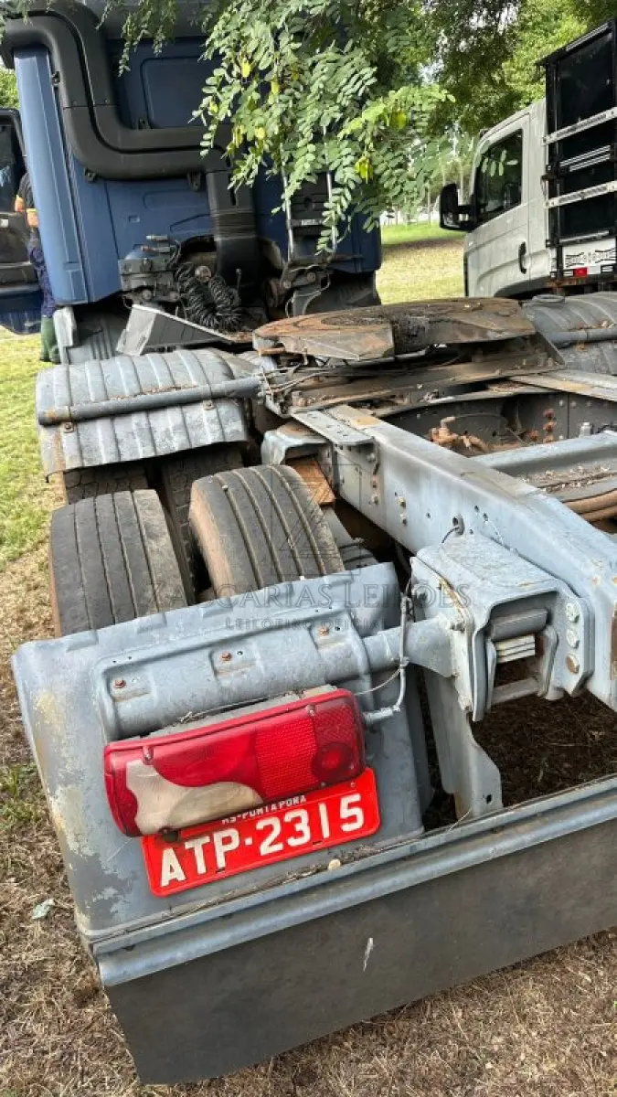 LOTE 011 - SCANIA/G 380 A4X2, Placa: ATP2315, Ano/modelo: 2009/2009, Cor: AZUL, Chassi: 9BSG4X20093646560, Motor: 8128299, Renavam: 00134140966.