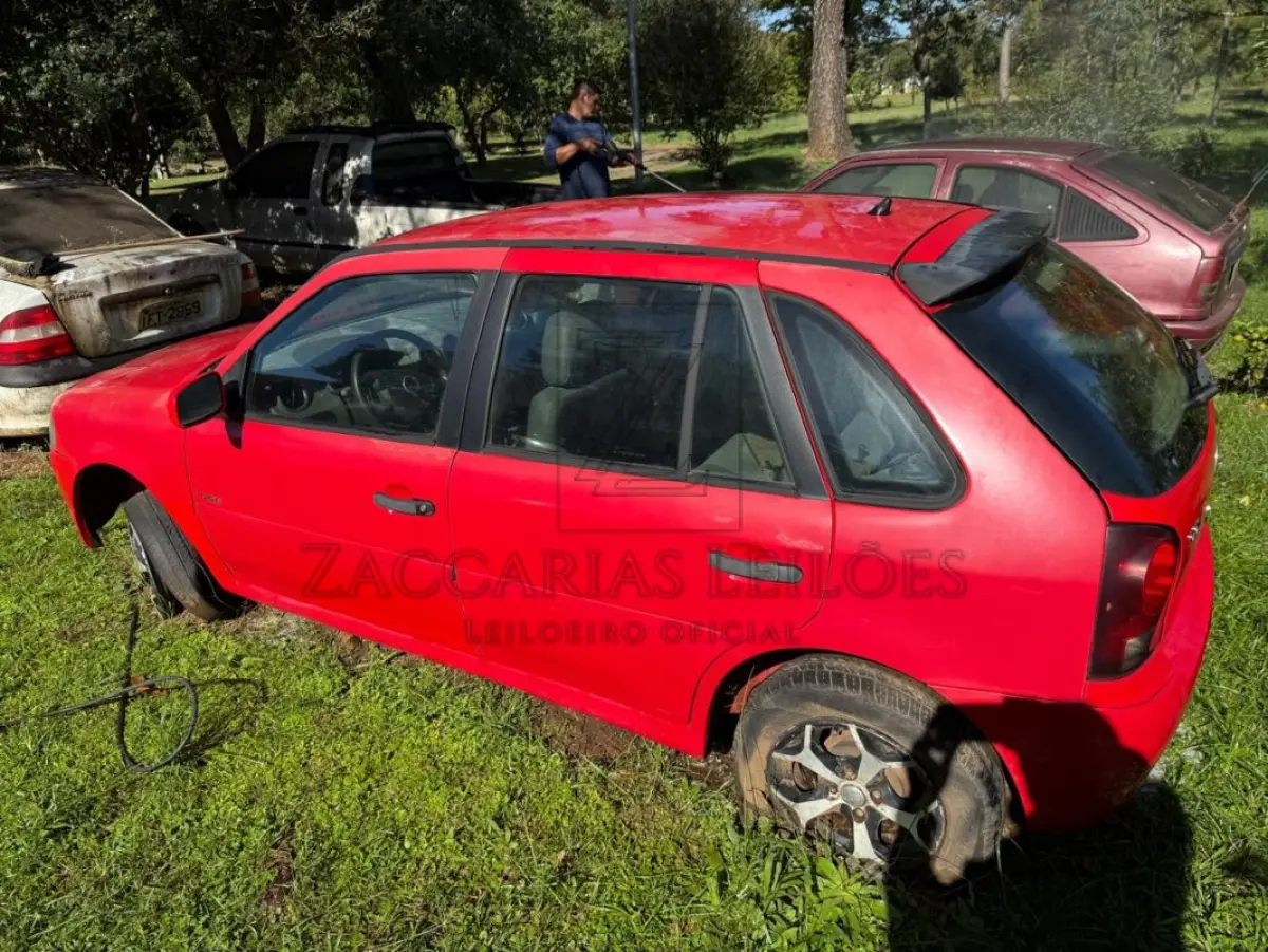LOTE 002 - VW/GOL 1.0 GIV, Placa: IVA6742, Ano/modelo: 2013/2014 Cor: VERMELHA, Chassi: 9BWAA05W9EP046624, Motor: CCP450093, Renavam: 00594913756