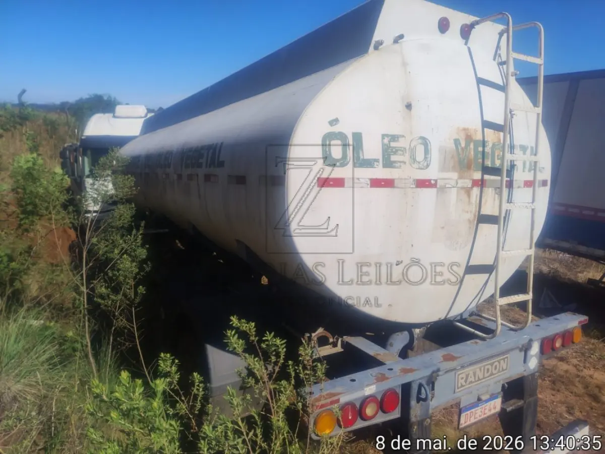 LOTE 002 - Semirreboque Tanque, Marca/Modelo: RANDON SR TQ, Placa: DPE3E44,  Ano/modelo: 2006/2006, Cor: BRANCA, Chassi: 9ADV075266M234768, Renavam:  00890722986.