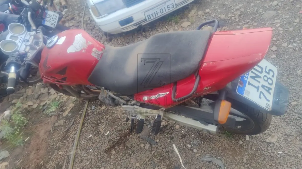 LOTE 016 - HONDA/CBX 250 TWISTER, Placa: INU7085, Ano modelo: 2007/2007, Cor: VERMELHA, Chassi:  9C2MC35007R040928, Motor: MC35E-7040928, RENAVAM: 00918067987.