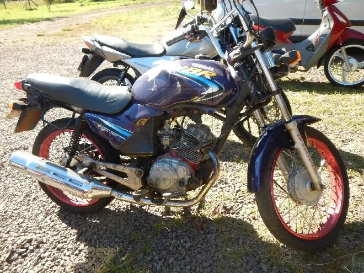 LOTE 008 - YAMAHA/YBR 125E, Placa: IKM1819, Ano/modelo: 2002/2002, Cor: ROXA, Chassi: 9C6KE010020052423, Motor: E308E-055813