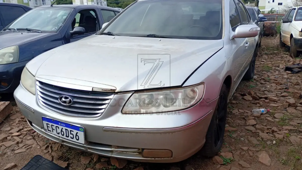 LOTE 006 - Marca/Modelo: HYUNDAI AZERA 3.3 V6, Placa: EFC6D56, Ano/modelo:  2008/2008, Cor: Prata, Chassi: KMHFC41DP9A346050, Motor: G6DB8A129167,  Renavam: 978533348.