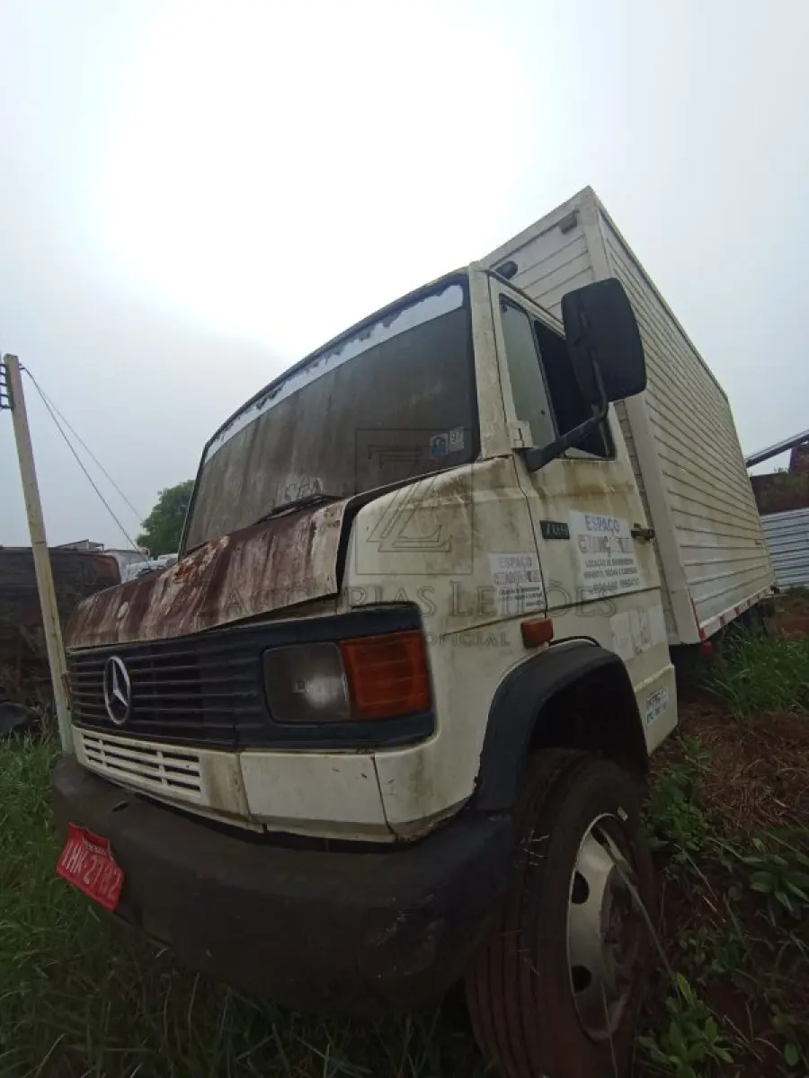 LOTE 008 - M.BENZ/709, Placa: IHK2782, Ano/modelo: 1990/1990, Cor: BRANCA, Chassi:  9BM688102LB881314, Motor: 37490510, RENAVAM: 00590157728
