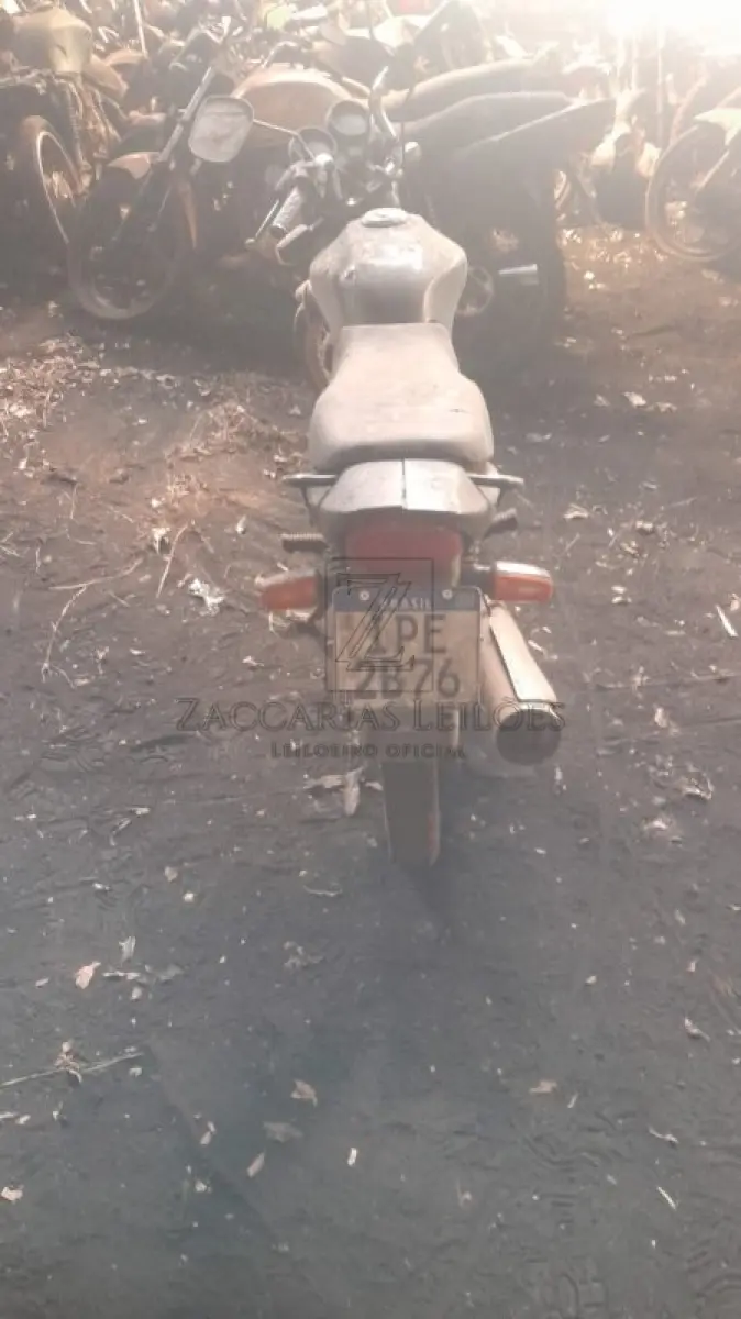 LOTE 017 - HONDA/CG 125 FAN, Placa: IPE2176, Ano/modelo: 2008/2008, Cor: PRETA, Chassi:  9C2JC30708R713449, Motor: JC30E78713449, RENAVAM: 00985194596.
