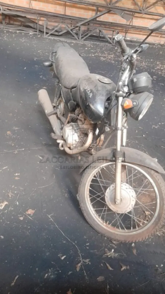LOTE 017 - HONDA/CG 125 FAN, Placa: IPE2176, Ano/modelo: 2008/2008, Cor: PRETA, Chassi:  9C2JC30708R713449, Motor: JC30E78713449, RENAVAM: 00985194596.