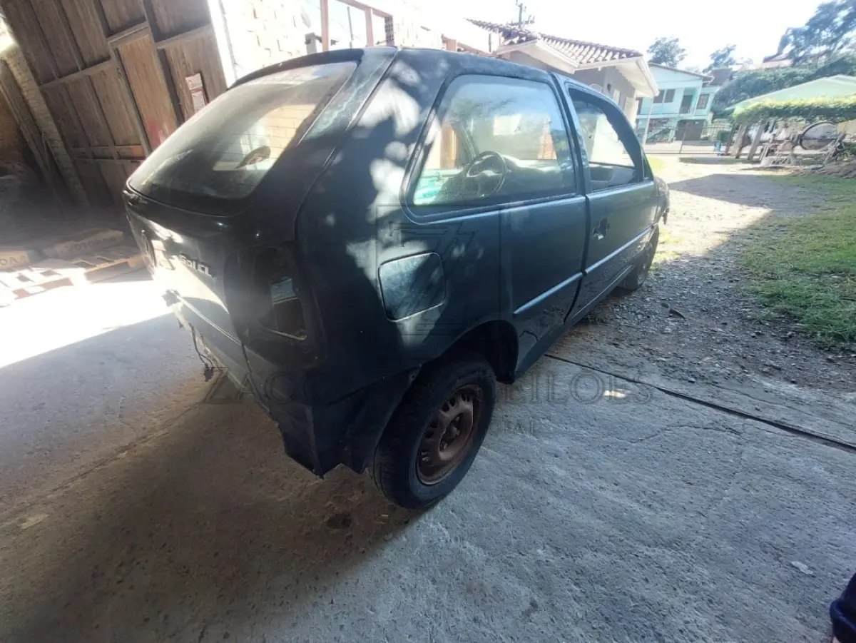 LOTE 007 - Um automóvel da marca VW/GOL CL 1.6 MI, placas IGG6120, na cor verde, à Gasolina, ano/modelo 1997/1997, RENAVAM 674645693.