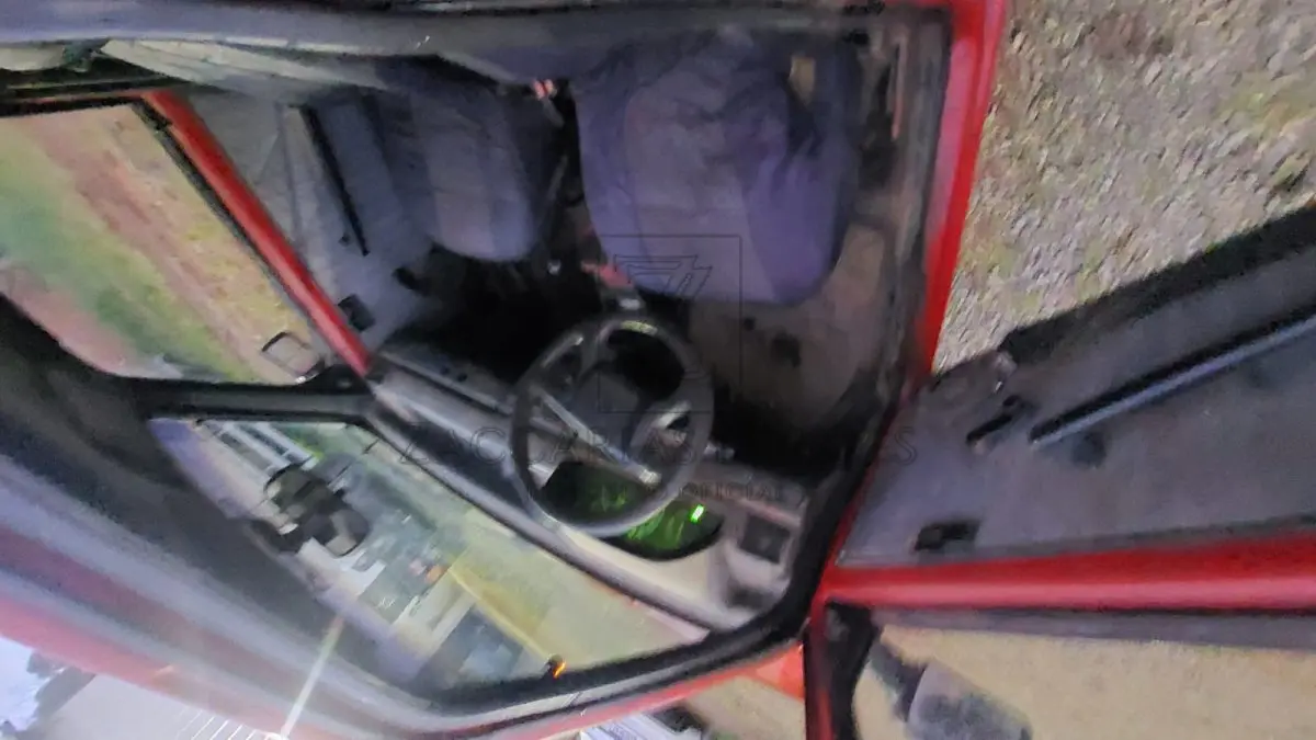 LOTE 005 - Automóvel FIAT/Uno Mille 1.0 Electronic 4p, ano de fabricação/modelo 1995/1995, cor Vermelha, combustível Gasolina, Placa ICR6281, RENAVAM 630685282, Chassi 9BD14600055417400, Motor 146C40114200357.
