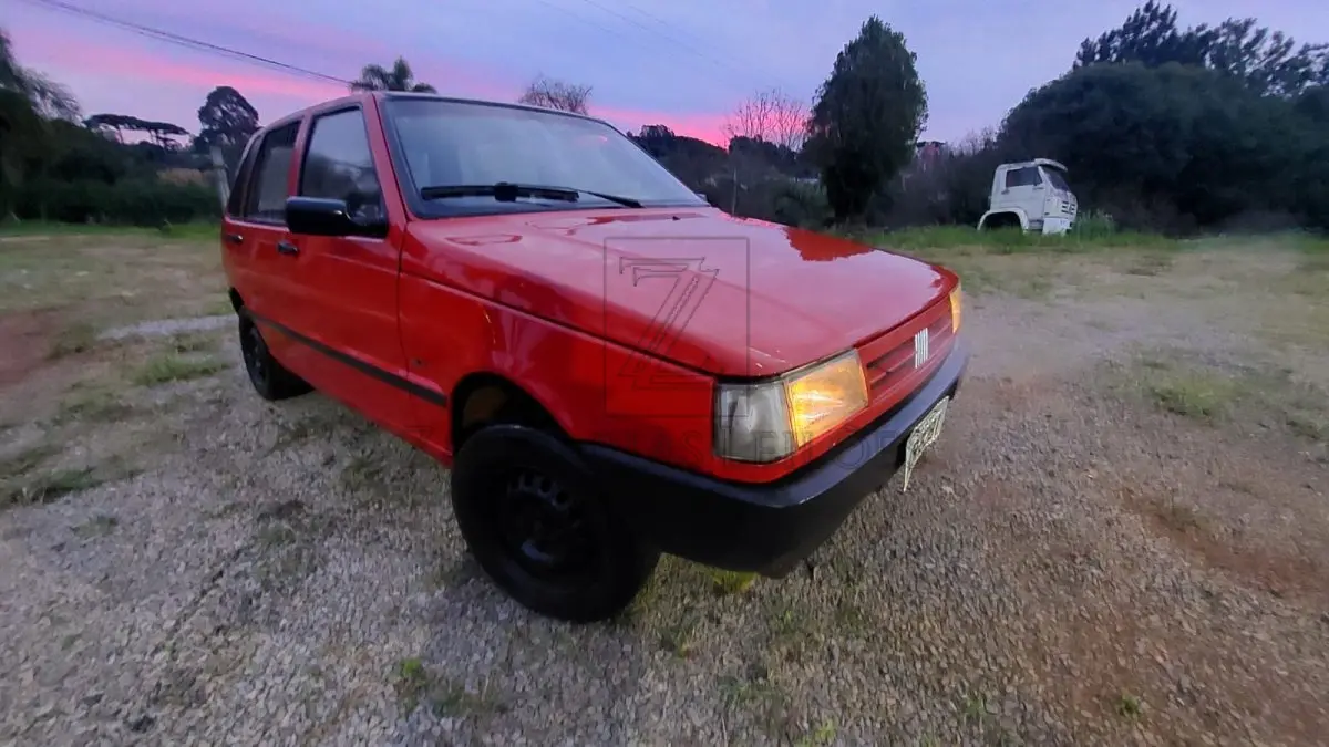 LOTE 005 - Automóvel FIAT/Uno Mille 1.0 Electronic 4p, ano de fabricação/modelo 1995/1995, cor Vermelha, combustível Gasolina, Placa ICR6281, RENAVAM 630685282, Chassi 9BD14600055417400, Motor 146C40114200357.