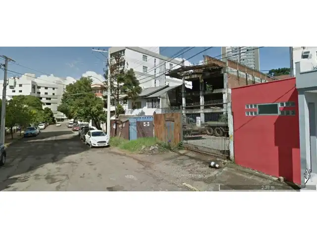 Terreno em Passo Fundo, com 552,00m², potencial de  construção ZOI2,  em que permite soma 3.312m² de área total.