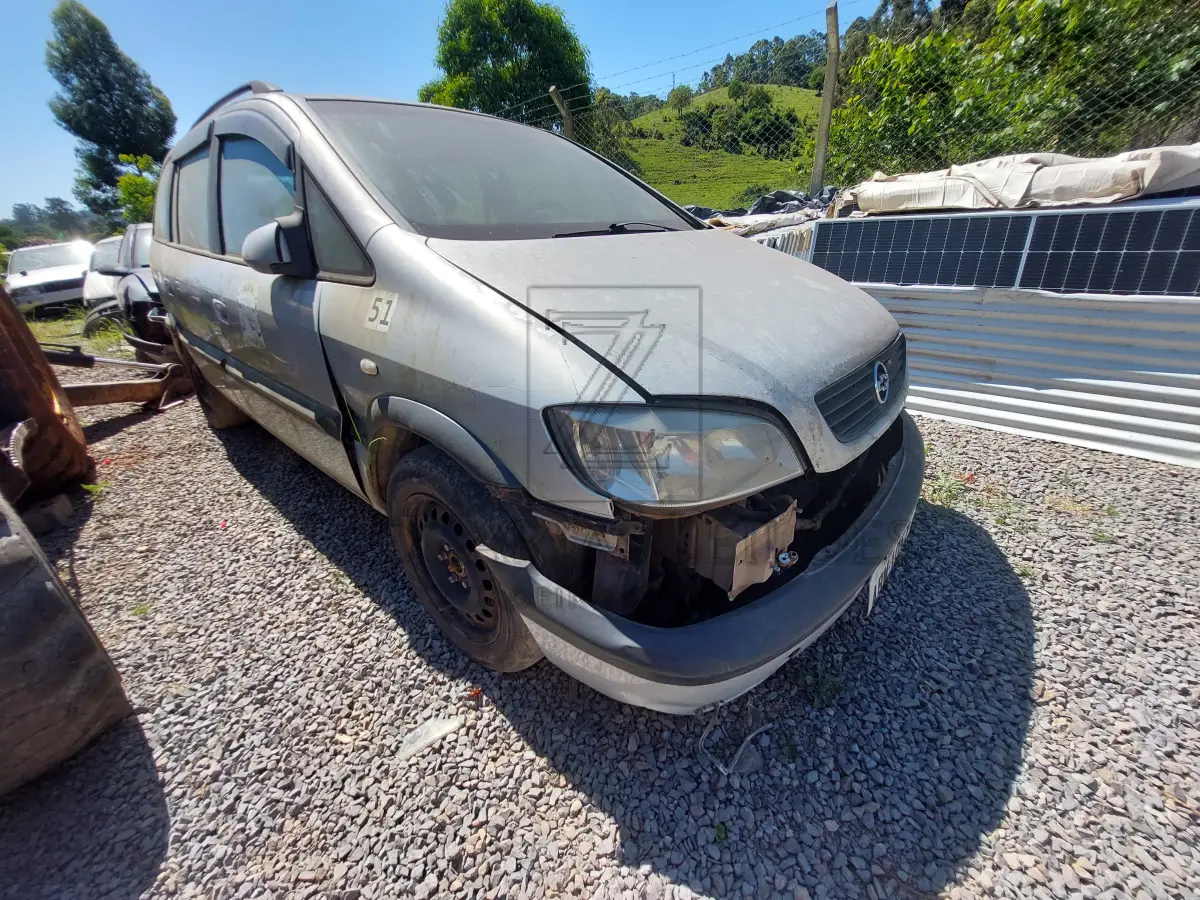LOTE 008 - Veículo da marca CHEVROLET/ZAFIRA CD, placas ABW-1057, ano/modelo 2001/2002,  RENAVAM 00770924832, a gasolina.