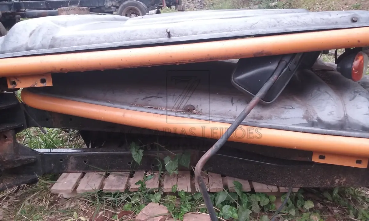 LOTE 012 - Capota para Trator Valtra A950, 2 unidades