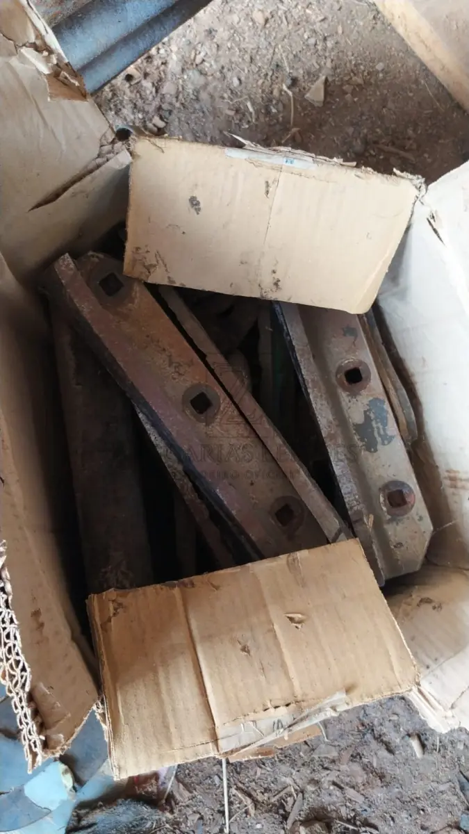 LOTE 015 - Sucata de ferro.