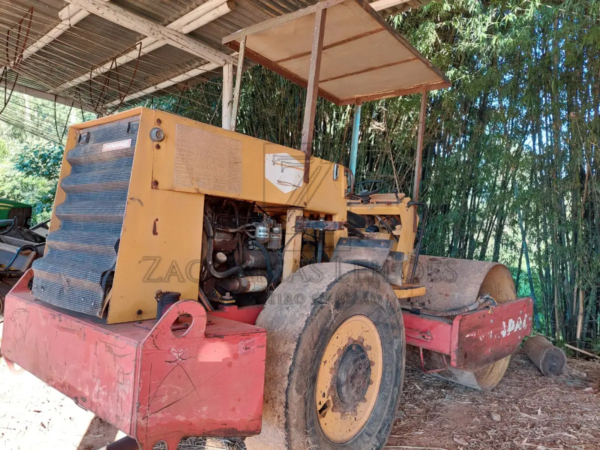 LOTE 005 - Rolo compactador marca DYNAPAC, ano 1997. (Bem nº 0647)