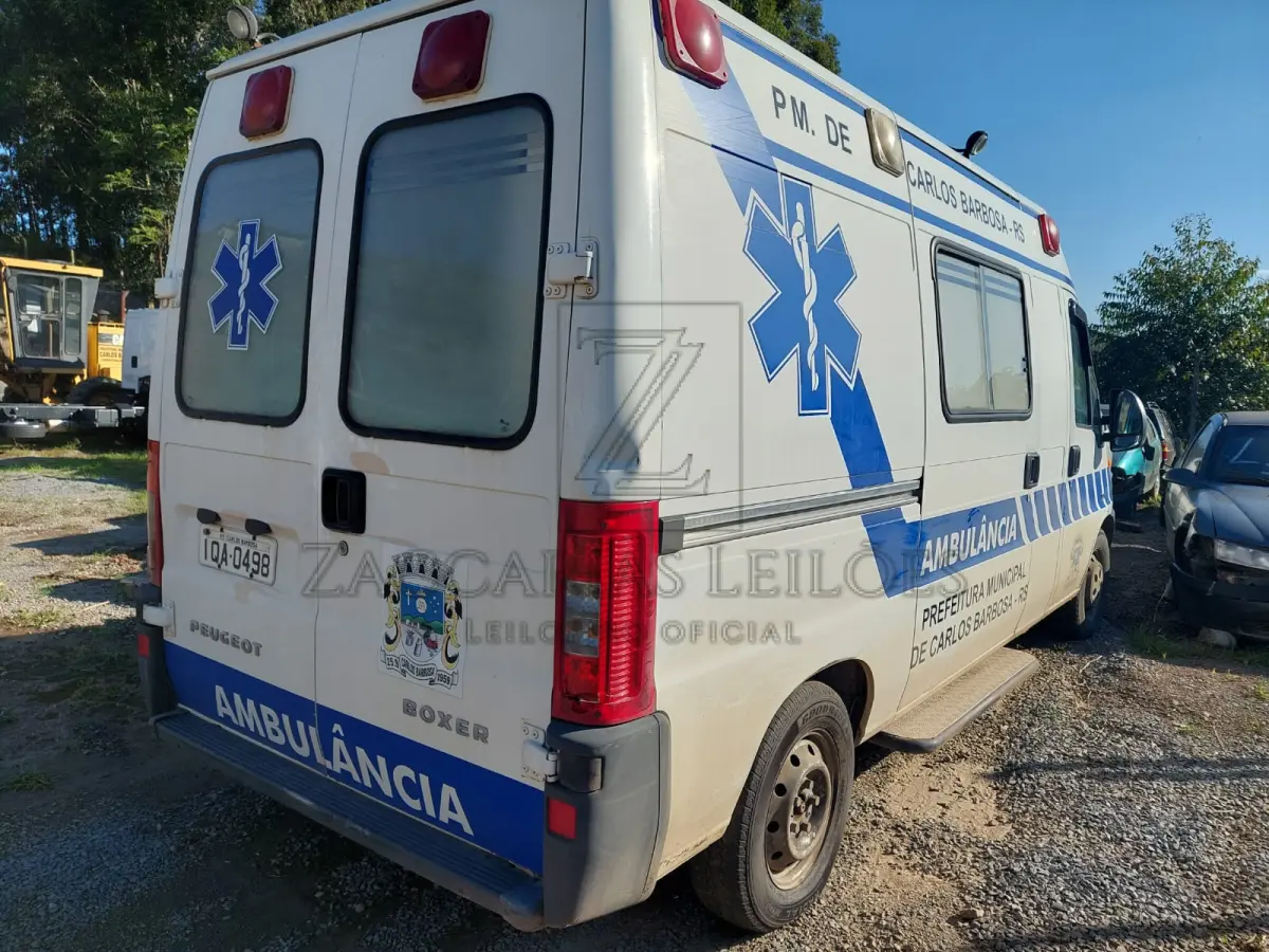 LOTE 006 - Automóvel da marca PEGEOT/BOXER HDI, placas IQA-0498, tipo camioneta/ambulância,  ano/modelo 2008/2009, RENAVAM 00157092879, a diesel.