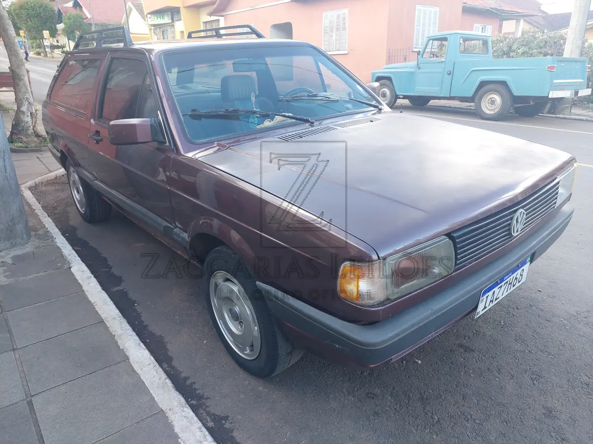 LOTE 003 - Um automóvel da marca VW-VOLKSWAGEN/PARATI GL 1.8, ano/modelo 1993/1993, cor vermelha, placas IAZ-7H68, RENAVAM 611971097.
