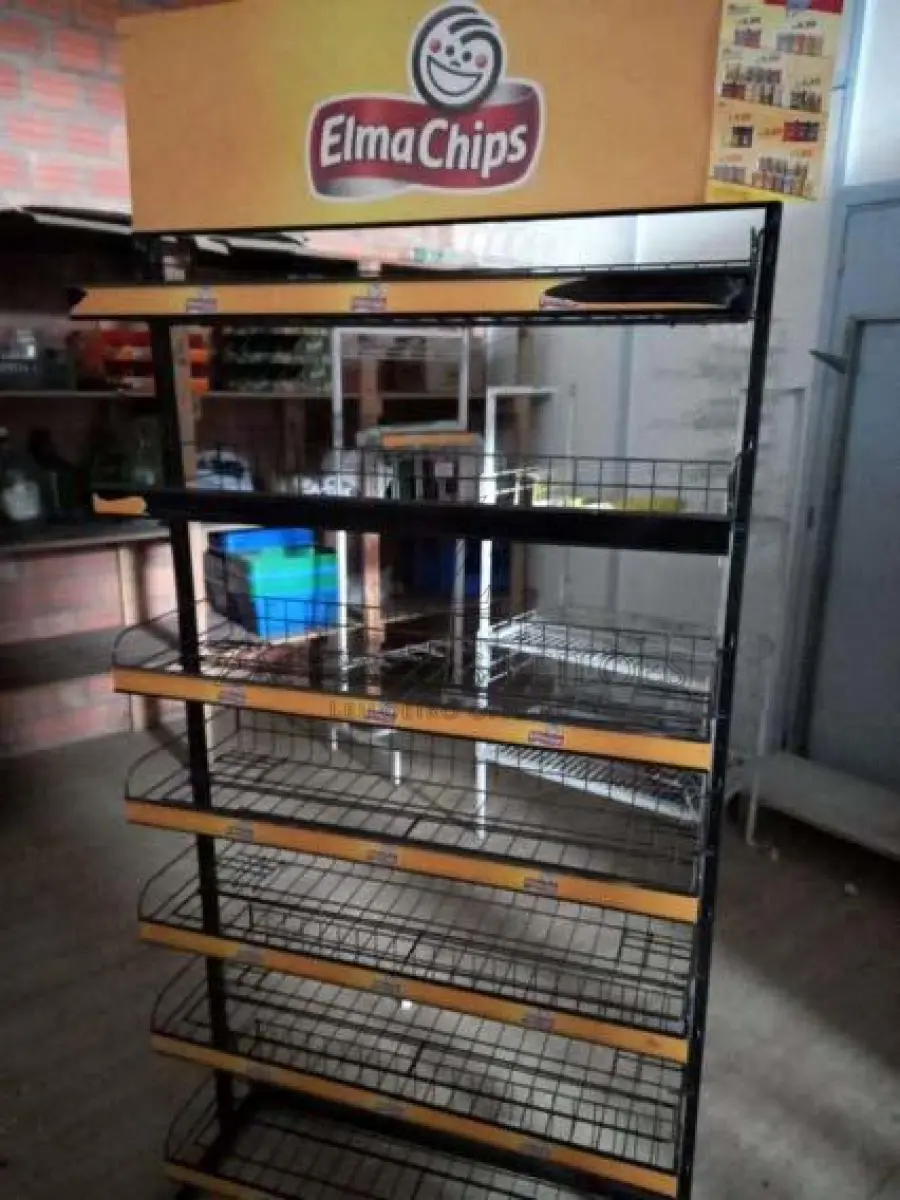 LOTE 050 - Expositor Elma Chips.