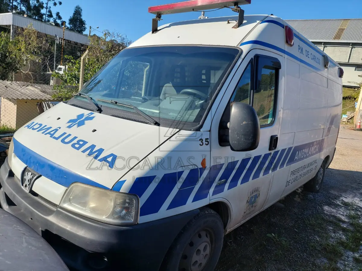 LOTE 006 - Automóvel da marca PEGEOT/BOXER HDI, placas IQA-0498, tipo camioneta/ambulância,  ano/modelo 2008/2009, RENAVAM 00157092879, a diesel.
