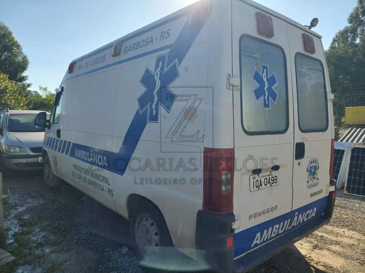 LOTE 006 - Automóvel da marca PEGEOT/BOXER HDI, placas IQA-0498, tipo camioneta/ambulância,  ano/modelo 2008/2009, RENAVAM 00157092879, a diesel.