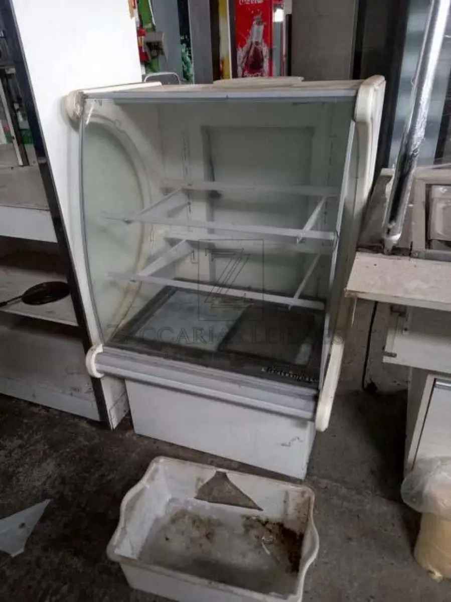 LOTE 039 - Estufa aquecida utilizada para armazenar salgados Refrimate.