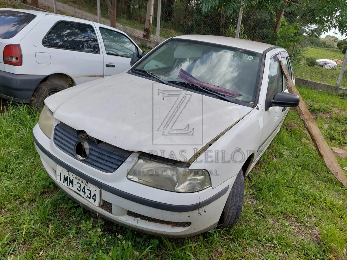 LOTE 009 - Automóvel da marca VOLKSWAGEN/GOL 1.0, placas IMM-3434, ano/modelo 2005/2005,  RENAVAM 00855152150, motor flex.