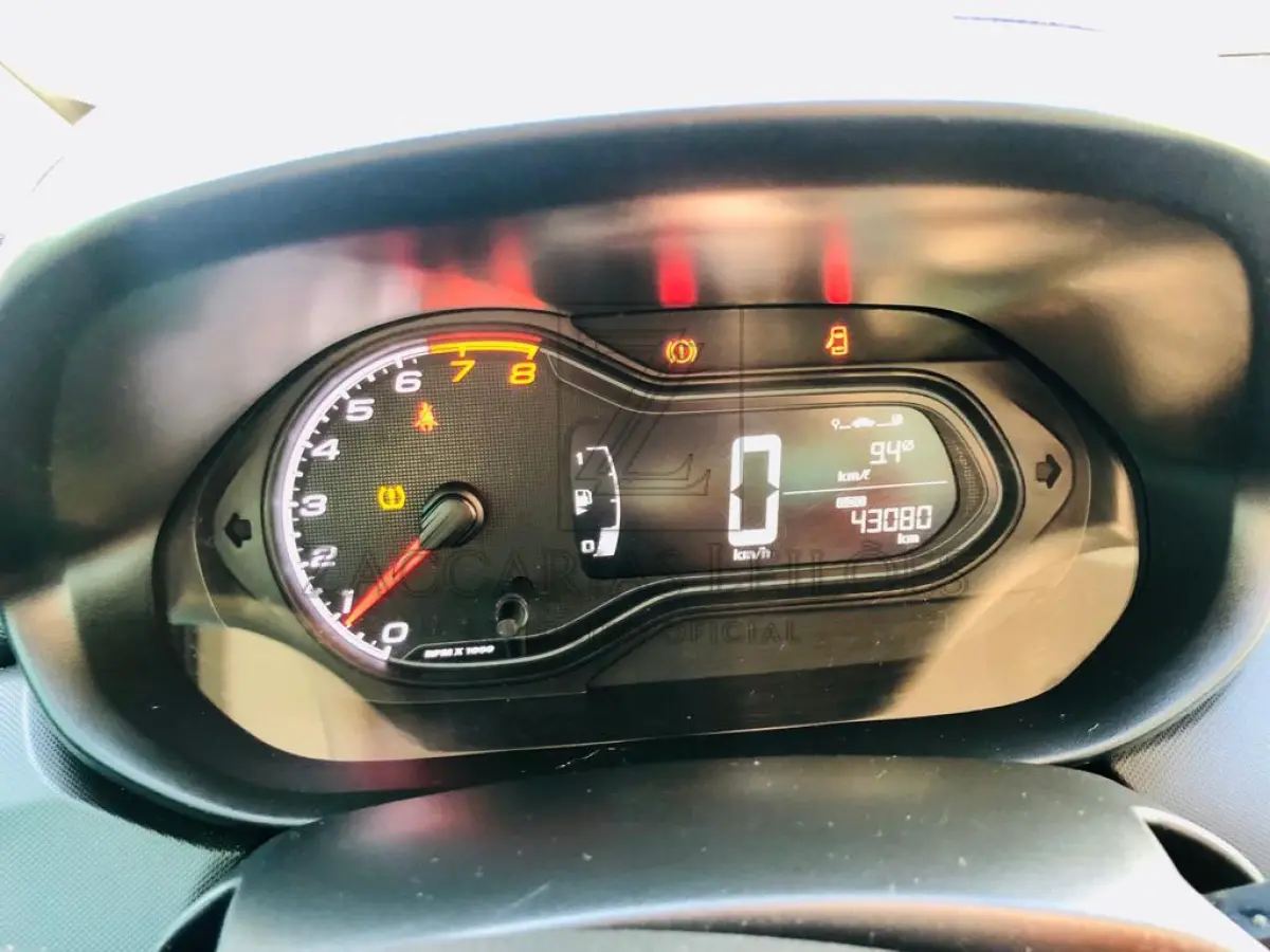 LOTE 001 - UM AUTOMÓVEL DA MARCA CHEVROLET/PRISMA 1.3MT LT, ANO/MODELO  2019/2019, COR PRETA, PLACAS QJQ-5966.
