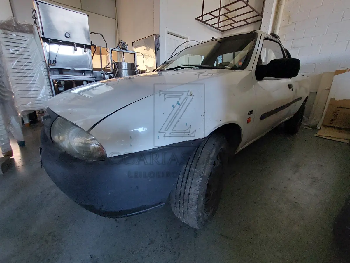 LOTE 003 - Uma camionete da marca FORD/CURIER CLX, carroceria aberta, placas IHB-8884,  cor branca, ano/modelo 1998/1998, RENAVAM 691503087.