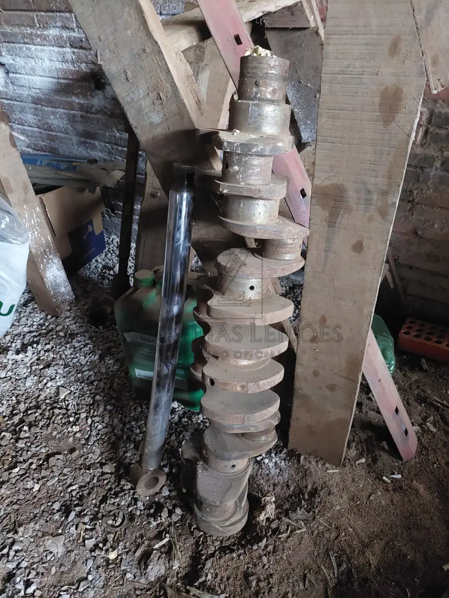 LOTE 015 - Sucata de ferro.