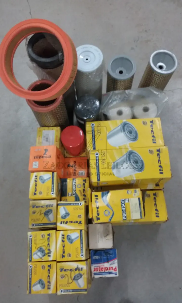 LOTE 019 - Kit filtros para máquinas e veículos, aproximadamente 40 unidades.