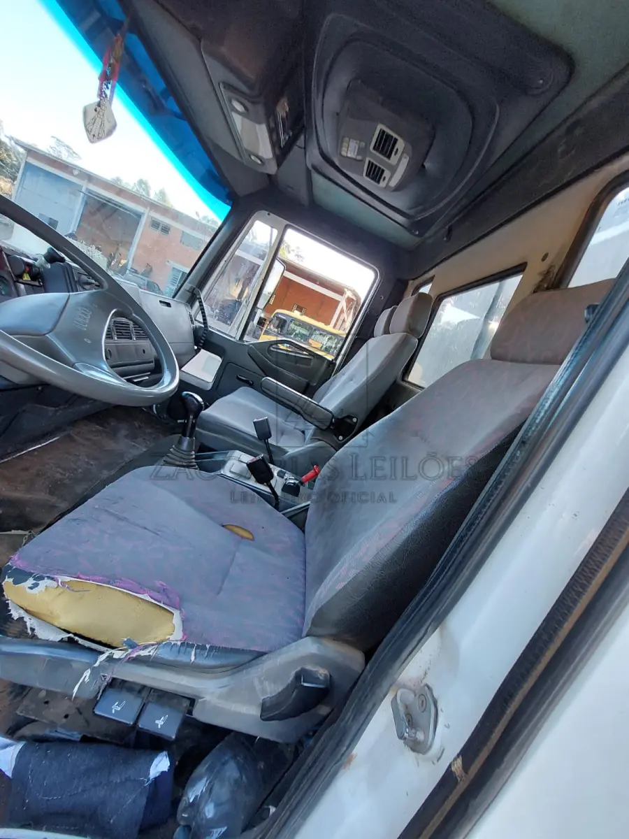 LOTE 007 - Caminhão Marca Iveco, modelo ECTECTOR 230E24N, ano 2008, modelo	2008, cor Branca, combustível	Diesel, peso bruto total 2300, cap. max. Tração 3300, espécie Veiculo Carga, carroceria basculante, placa IPD5972.
