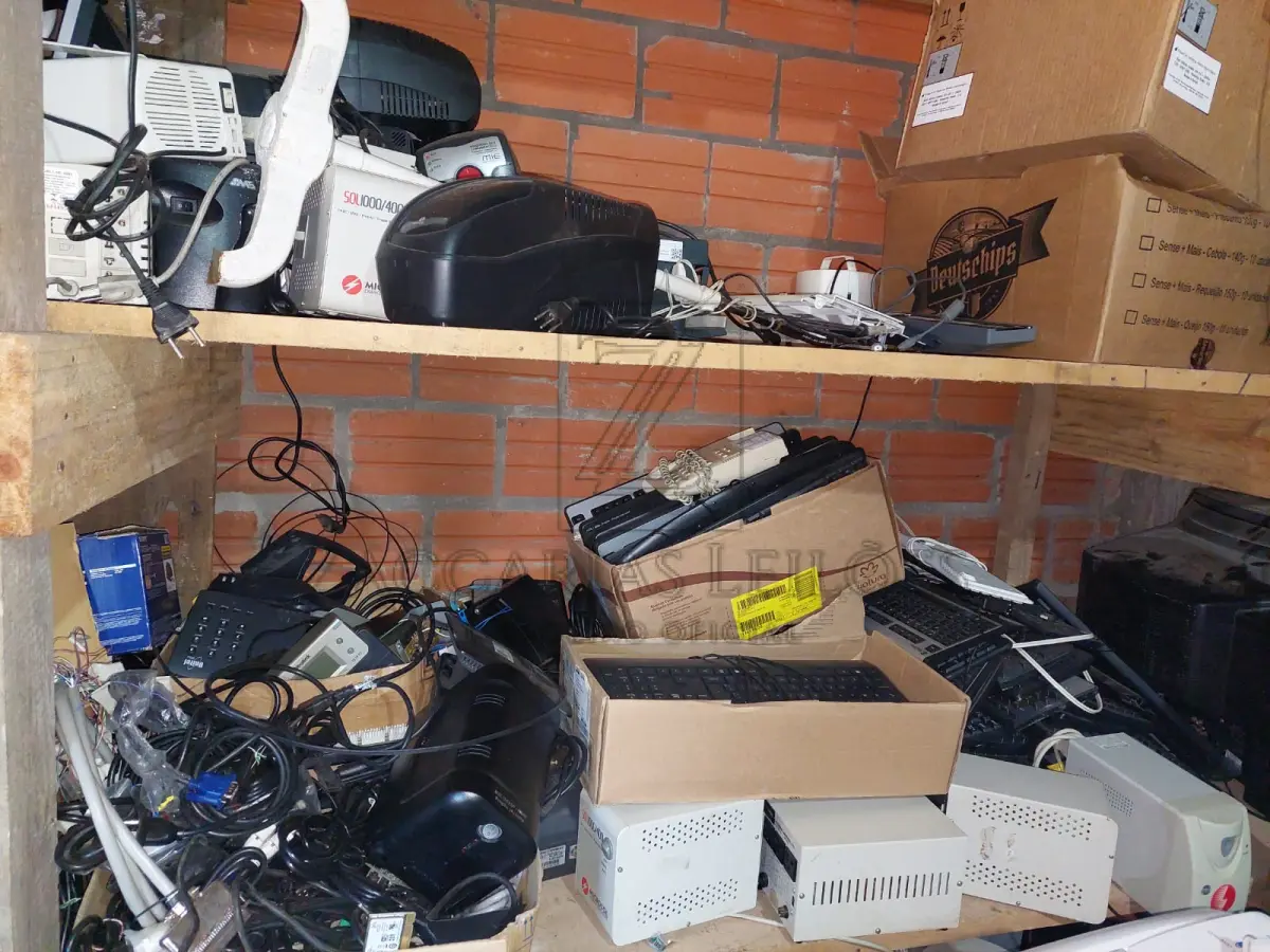 LOTE 020 - Equipamentos de informática: Descrição completa no Edital.