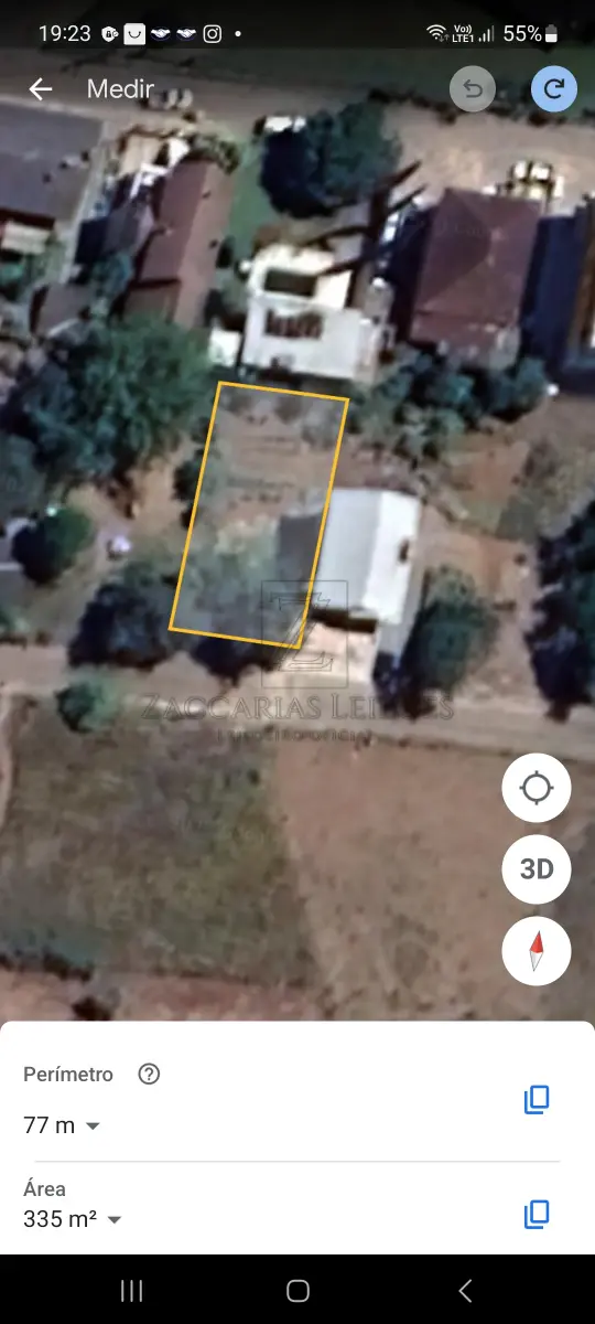 LOTE 001 - Imóvel: 4ª parte do lote rural letra F da Linha Barão do Triunfo, neste município, com área de 375,00m² de terras, com quarta parte no chalet, confinando a área maior: ao norte, com terras do mesmo lote letra F dos vendedores ou que foram de Roberto C. Simonato; ao sul, com o lote letra G; ao leste, com terras do mesmo lote letra F do vendedor ou que foram de Roberto C. Simonato, e ao oeste, com a Estrada Geral nova, nos termos da escritura pública de Compra e Venda, lavrada por Saul S. Santos em 08 de julho de 1958, que citou como origem a transcrição do Livro 3/R nº 14.405 lançada a transcrição em 13 de outubro de 1967, com as condições de “estilo”, tudo conforme Matrícula nº 20.351 no Registro de Imóveis.