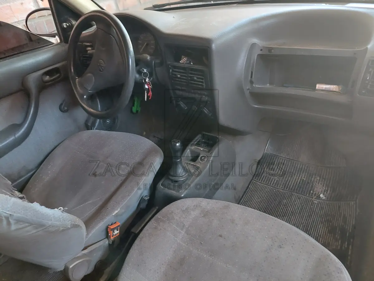 LOTE 005 - Um automóvel da marca VW-VOLKSWAGEN/GOL CLI, placas IFF-0525, ano/modelo 1996/1996, na  cor vermelha, RENAVAM 658685368.