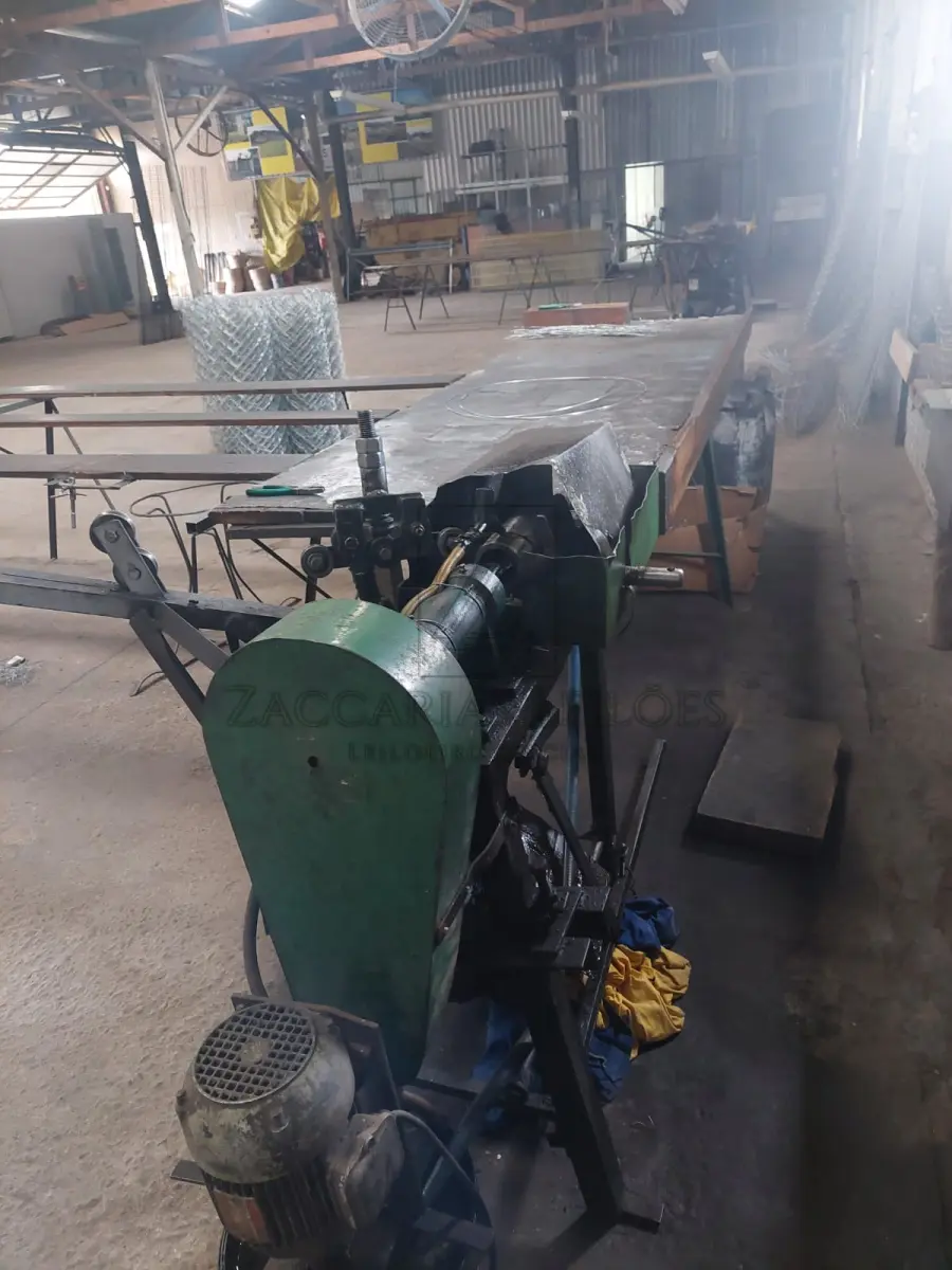 LOTE 003 - Máquina de fazer telas.