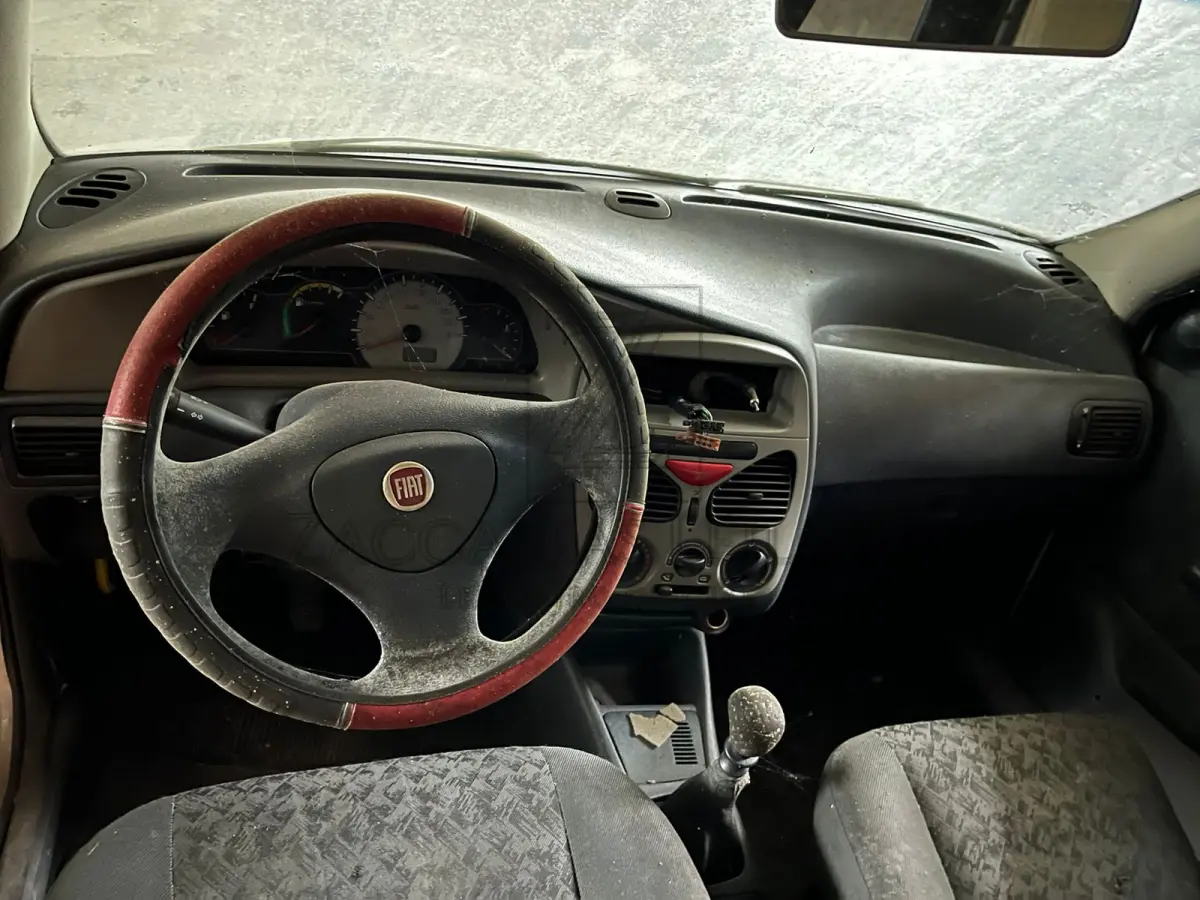 LOTE 006 - Um automóvel da marca FIAT/PALIO FIRE ECONIMY, placas IPP-4584, na cor prata, ano/modelo  2009/2010, à Álcool/Gasolina, RENAVAM Nº 128982276.