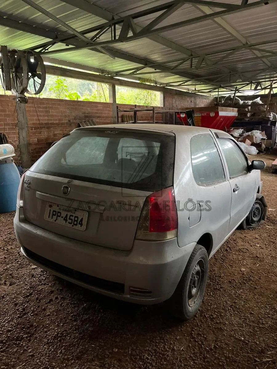 LOTE 002 - Um automóvel da marca FIAT/PALIO FIRE ECONOMY, placas IPP-4584, na cor prata, ano/modelo  2009/2010, à Álcool/Gasolina, RENAVAM Nº 128982276.