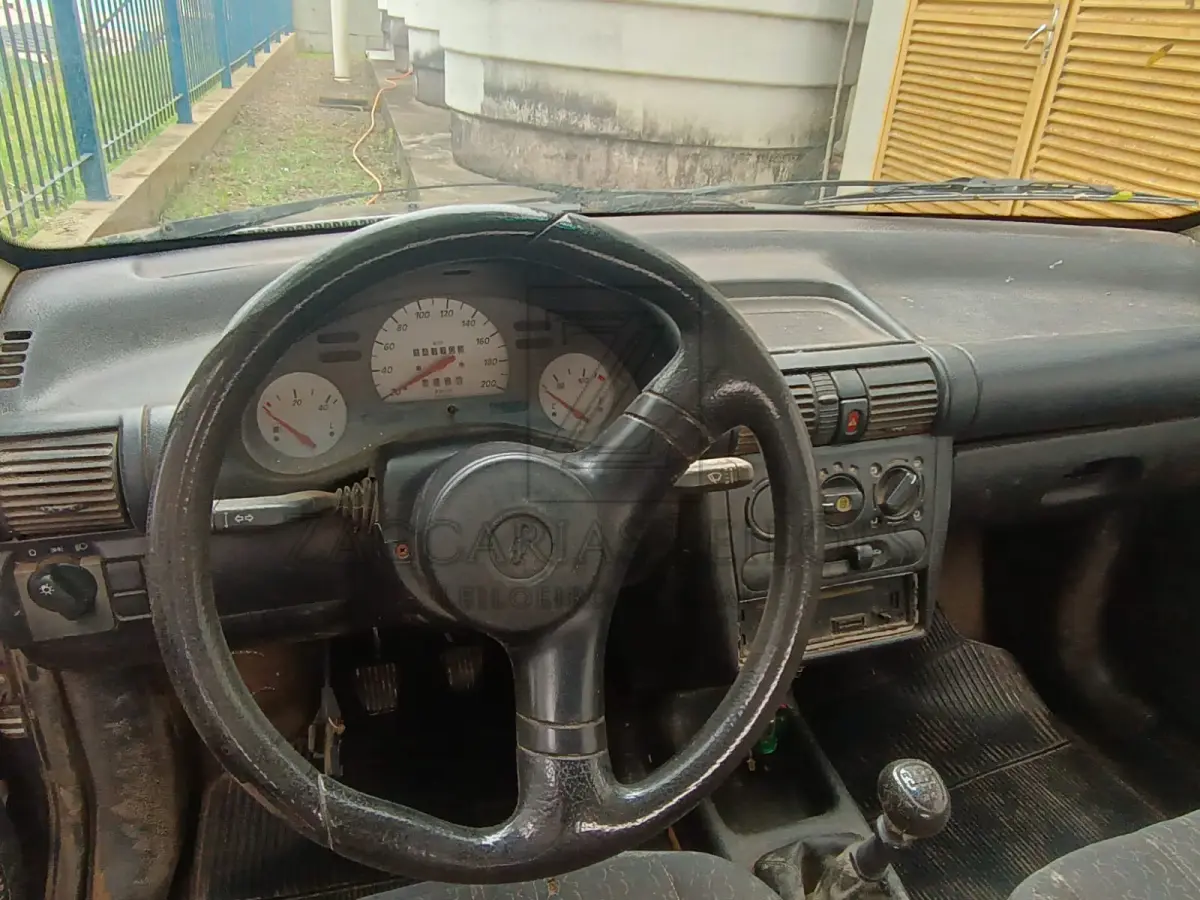 LOTE 008 - Um automóvel da marca GM-CHEVROLET/CORSA WIND, placas IJL3890, na cor azul, à gasolina,  ano/modelo 2000/2000, RENAVAM nº 735309710.