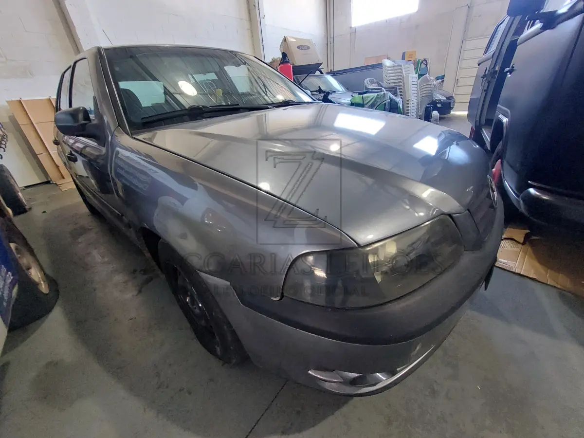 LOTE 001 - Veículo VW/GOL 1.6 POWER, ano/modelo 2003/2004, cor cinza, gasolina, placa ILK4I70, RENAVAM 00812760743.