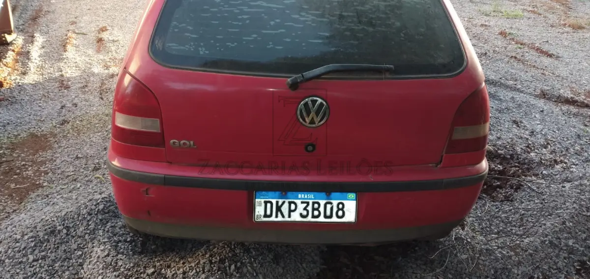 LOTE 009 - Um automóvel da  marca VOLKSWAGEN/GOL 1.0, placas DKP-3B08, na cor vermelha, à gasolina, ano/modelo 2003/2004,  RENAVAM nº 817338640.