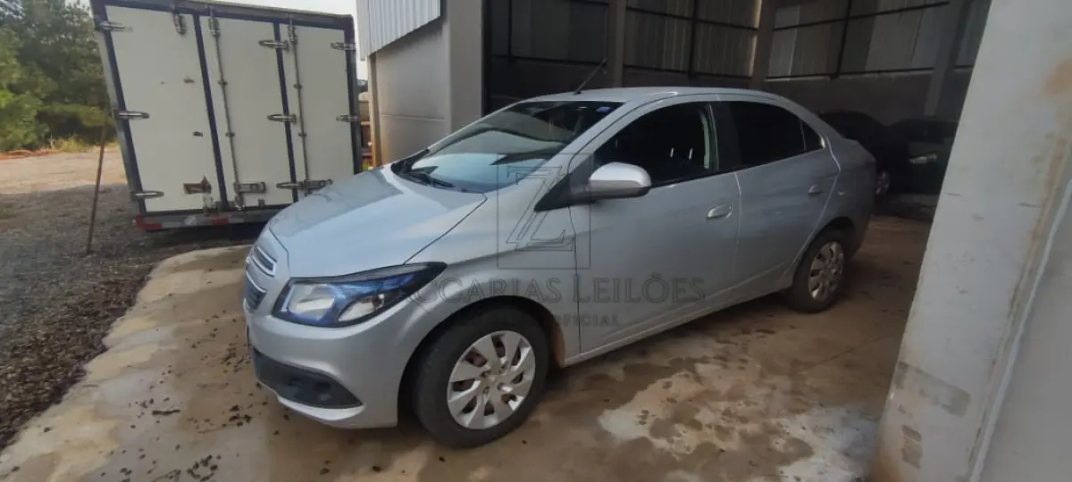 LOTE 003 - Um automóvel da marca CHEVROLET/PRISMA 1.4 MT LT, placas QHX0H45, na cor prata, à  álcool/gasolina, ano/modelo 2016/2016, RENAVAM 1090265198.