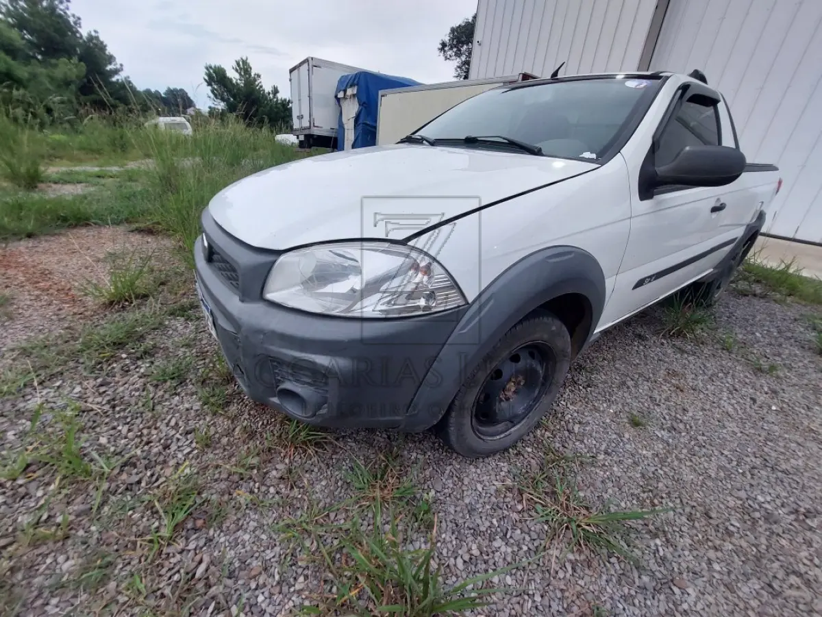 LOTE 004 - Direitos e Ações de Uma camionete da marca FIAT/STRADA WORKING, placas IVX7J29, ano  2014/2015, na cor branca, RENAVAN 1019079123.