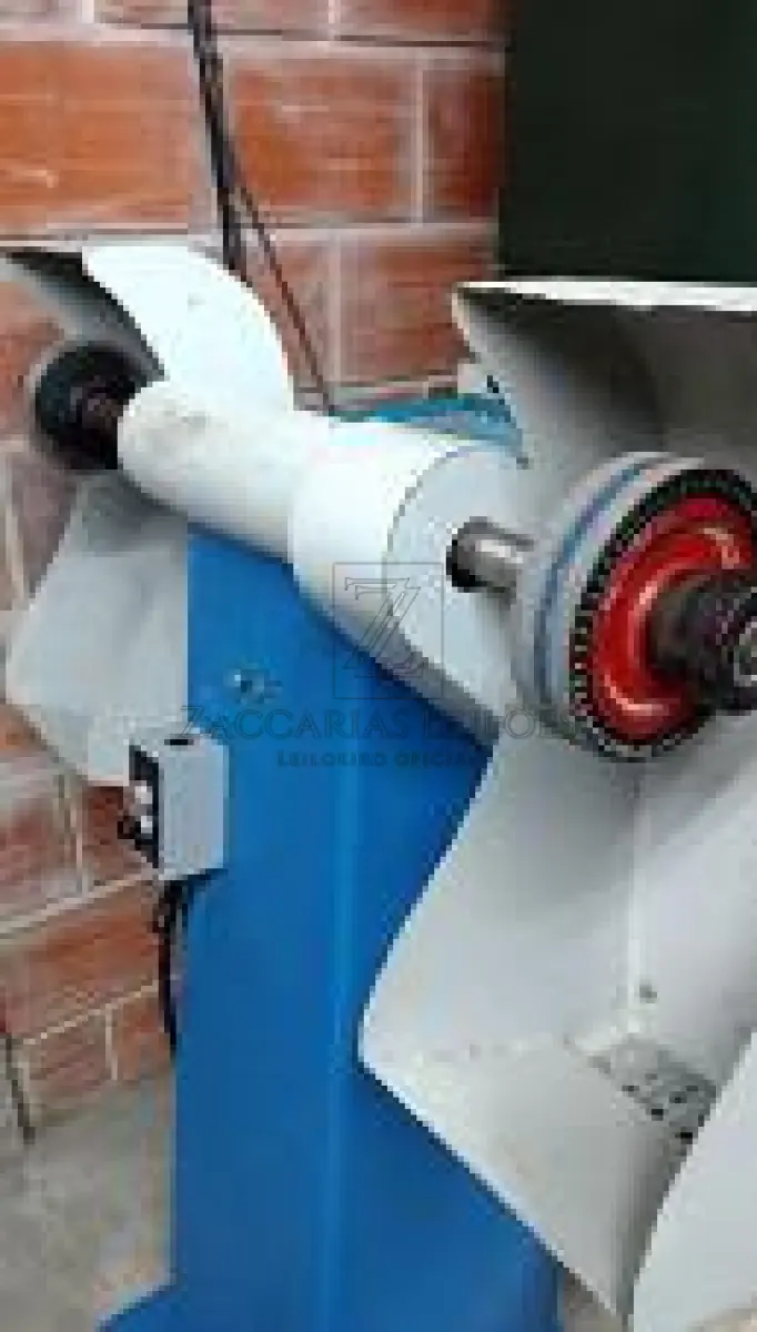 LOTE 001 - 1. Uma máquina para fazer saltos de calçados, marca Valmac,  modelo MCR.  Avaliação R$ 6.000,00(seis mil reais). Valor mínimo para venda em segundo leilão é de  R$ 3.000,00.  2. Uma máquina de conformar calçados marca Tecnomaq. Avaliação R$ 12.000,00 (doze  mil reais). Valor mínimo para venda em segundo leilão é de R$ 6.000,00; 3. Uma máquina de Fazer  Bicos – marca Campeçast. Avaliação R$ 3.000,00 (três mil reais). Valor mínimo para venda em  segundo leilão é de R$ 1.500,00; 4. Uma máquina para fazer saltos de calçados, sem marca.  Avaliação  R$ 3.000,00(três mil reais). Valor mínimo para venda em segundo leilão é de R$ 1.500,00; 5. Uma  Prensa Sorveteira. Avaliação R$ 3.500,00(três mil quinhentos reais). Valor mínimo para venda em  segundo leilão é de R$ 1.750,00; 6. Uma Estufa para calçados. Avaliação R$ 2.500,00(dois mil e  quinhentos reais). Valor mínimo para venda em segundo leilão é de R$ 1.250,00; 7. Uma Lixadeira de  calçados. Avaliação R$ 2.000,00(dois mil reais). Valor mínimo para venda em segundo leilão é de R$  1.000,00; 8. Uma Máquina de apontar bicos, marca Valmac Baby Compact. Avaliação R$ 10.000,00  (dez mil reais). Valor mínimo para venda em segundo leilão é de R$ 5.000,00; 9. Uma Máquina Apontar  Bicos – MAXI-7 – II. Avaliação R$ 8.000,00 (oito mil reais). Valor mínimo para venda em segundo leilão  é de R$ 4.000,00 e 10. Um Grampeador Com Pedestal.  Avaliação R$ 1.000,00 (mil reais). Valor  mínimo para venda em segundo leilão é de R$ 500,00.