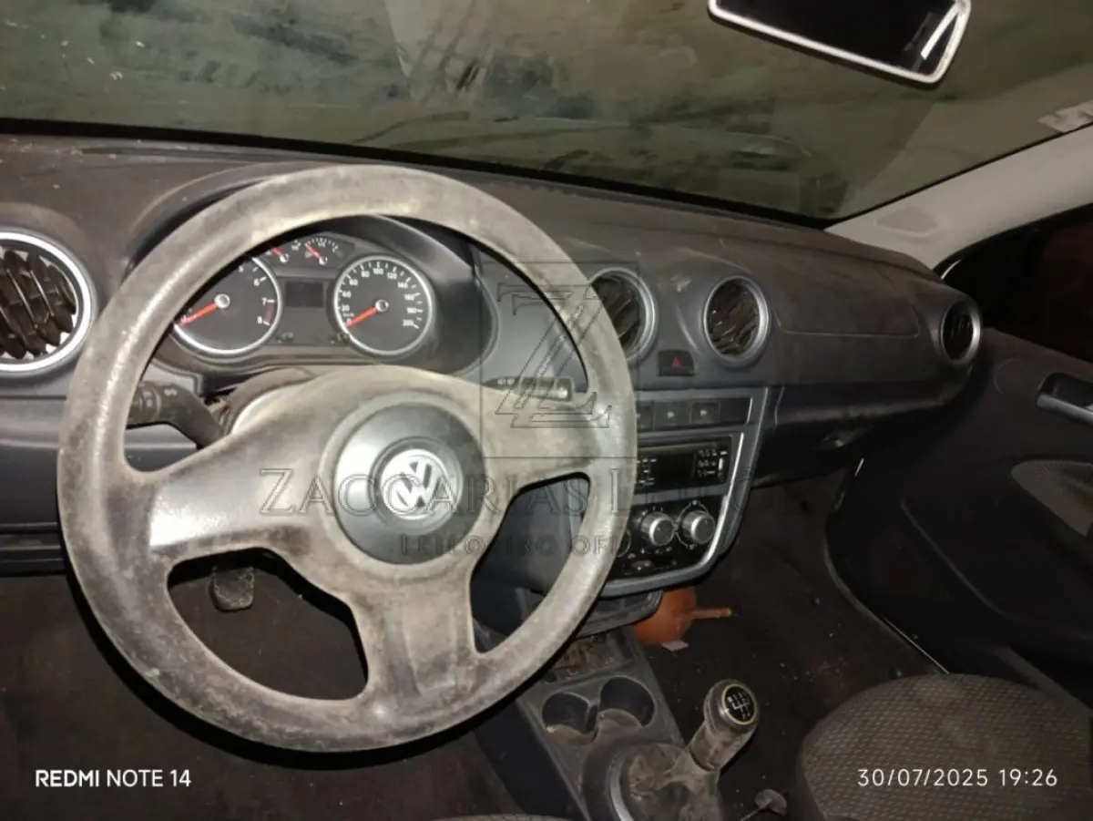 LOTE 008 - Um automóvel da marca VW/GOL 1.0, placas IRZ1G48, na cor branca, RENAVAM 330709976, à  Álcool/Gasolina, ano/modelo 2011/2011.