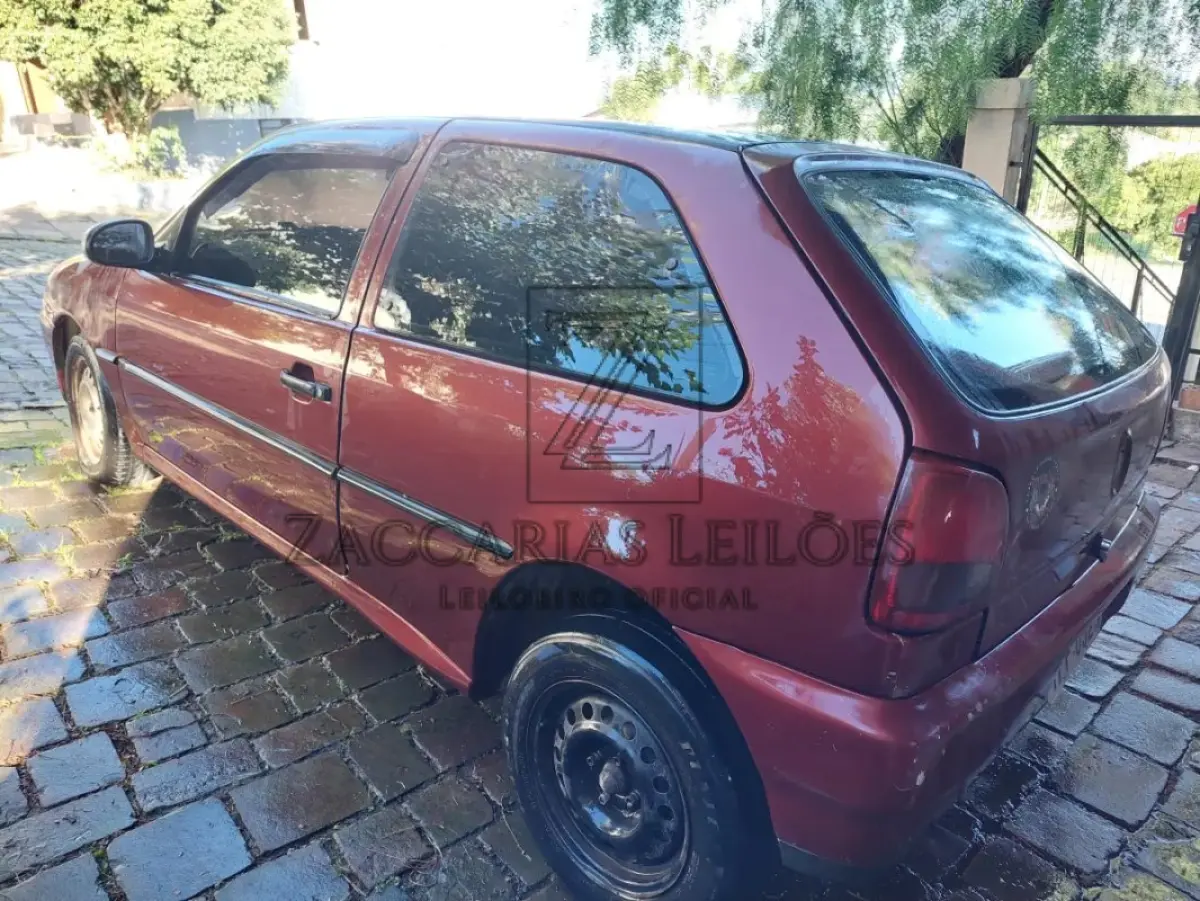 LOTE 007 - Um automóvel da marca VW-VOLKSWAGEN/GOL CLI, placas IFF0525, ano/modelo 1996/1996, na  cor vermelha, RENAVAM 658685368.