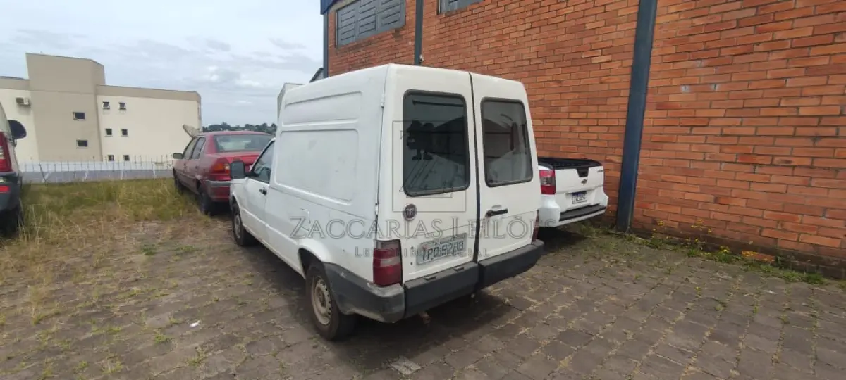 LOTE 017 - Uma camionete da marca FIAT/FIORINO FLEX, tipo furgão, placas IPQ9288, na cor branca,  ano/modelo 2009/2010, RENAVAM 00133422666.