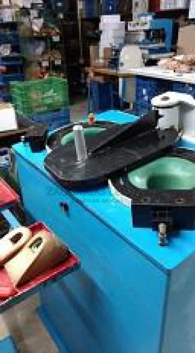 LOTE 001 - 1. Uma máquina para fazer saltos de calçados, marca Valmac,  modelo MCR.  Avaliação R$ 6.000,00(seis mil reais). Valor mínimo para venda em segundo leilão é de  R$ 3.000,00.  2. Uma máquina de conformar calçados marca Tecnomaq. Avaliação R$ 12.000,00 (doze  mil reais). Valor mínimo para venda em segundo leilão é de R$ 6.000,00; 3. Uma máquina de Fazer  Bicos – marca Campeçast. Avaliação R$ 3.000,00 (três mil reais). Valor mínimo para venda em  segundo leilão é de R$ 1.500,00; 4. Uma máquina para fazer saltos de calçados, sem marca.  Avaliação  R$ 3.000,00(três mil reais). Valor mínimo para venda em segundo leilão é de R$ 1.500,00; 5. Uma  Prensa Sorveteira. Avaliação R$ 3.500,00(três mil quinhentos reais). Valor mínimo para venda em  segundo leilão é de R$ 1.750,00; 6. Uma Estufa para calçados. Avaliação R$ 2.500,00(dois mil e  quinhentos reais). Valor mínimo para venda em segundo leilão é de R$ 1.250,00; 7. Uma Lixadeira de  calçados. Avaliação R$ 2.000,00(dois mil reais). Valor mínimo para venda em segundo leilão é de R$  1.000,00; 8. Uma Máquina de apontar bicos, marca Valmac Baby Compact. Avaliação R$ 10.000,00  (dez mil reais). Valor mínimo para venda em segundo leilão é de R$ 5.000,00; 9. Uma Máquina Apontar  Bicos – MAXI-7 – II. Avaliação R$ 8.000,00 (oito mil reais). Valor mínimo para venda em segundo leilão  é de R$ 4.000,00 e 10. Um Grampeador Com Pedestal.  Avaliação R$ 1.000,00 (mil reais). Valor  mínimo para venda em segundo leilão é de R$ 500,00.