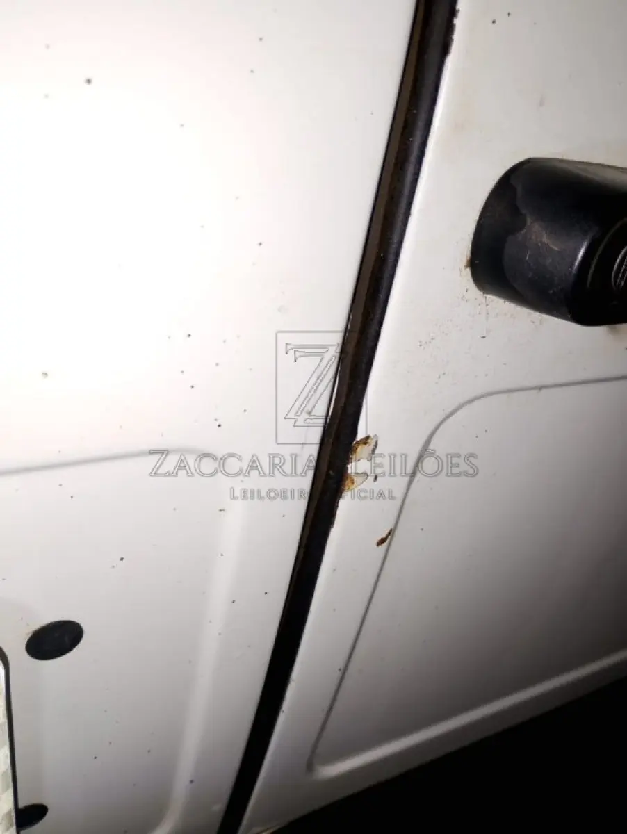 LOTE 005 - Uma caminhonete da marca FIAT/FIORINO 1.0 tipo furgão, placas IBZ4814, na cor branca, à  Gasolina, ano/modelo 1994/1994, RENAVAM 622720465.
