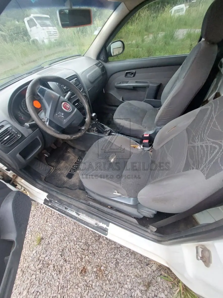 LOTE 004 - Direitos e Ações de Uma camionete da marca FIAT/STRADA WORKING, placas IVX7J29, ano  2014/2015, na cor branca, RENAVAN 1019079123.