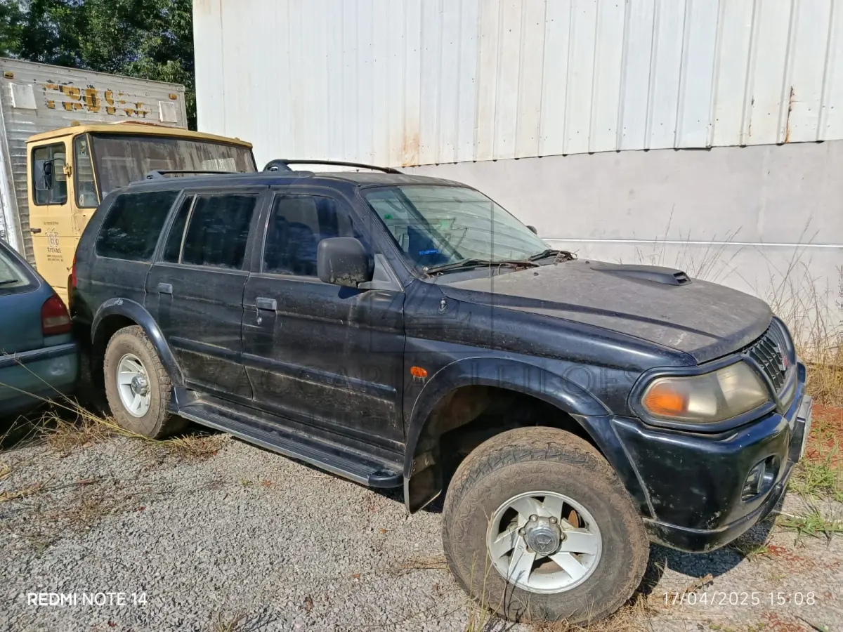 LOTE 011 - I/MMC PAJERO SP. 4X4 GLS, ano/modelo: 2001/2001, Placa: AAA0E61,  RENAVAM 758184182, cor Preta.(necessita reforma motor)