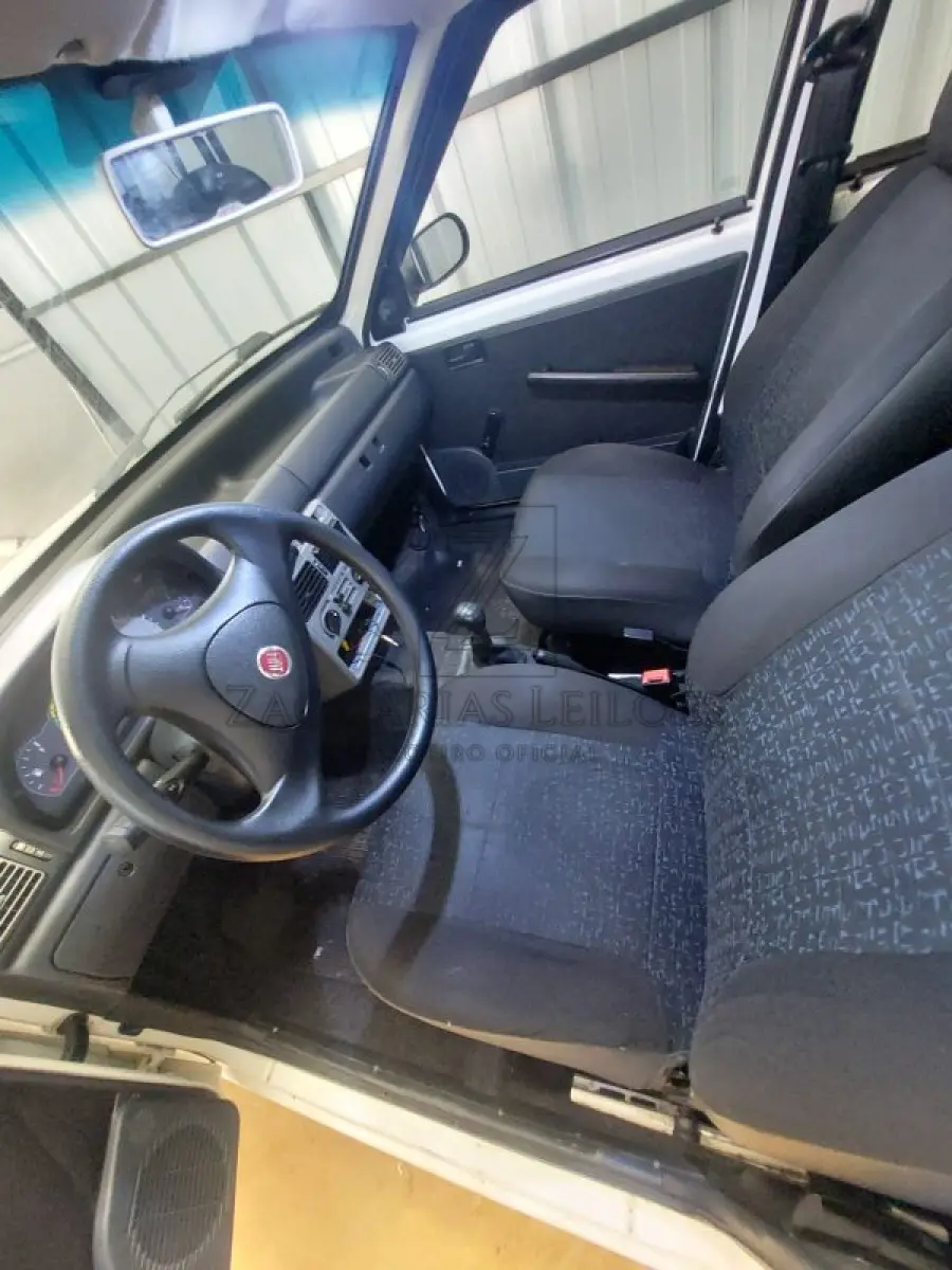 LOTE 003 - Um automóvel da marca FIAT/UNO MILLE WAY, placas IQP8E13, ano/modelo 2010/2010, RENAVAM nº 199378568.